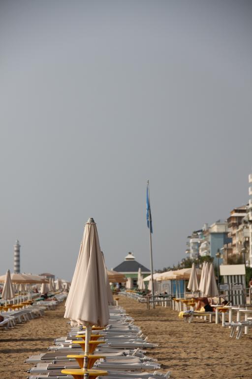 Hotel Nember Lido di Jesolo Exterior foto